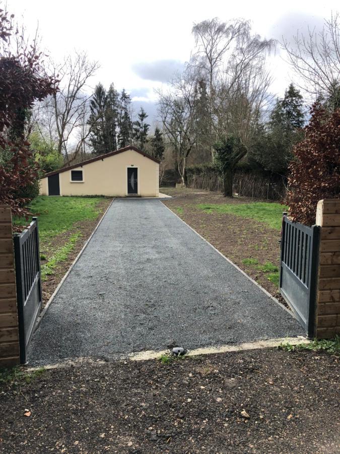 Вилла La Ravine Au Bord Du Loing Montigny-sur-Loing Экстерьер фото